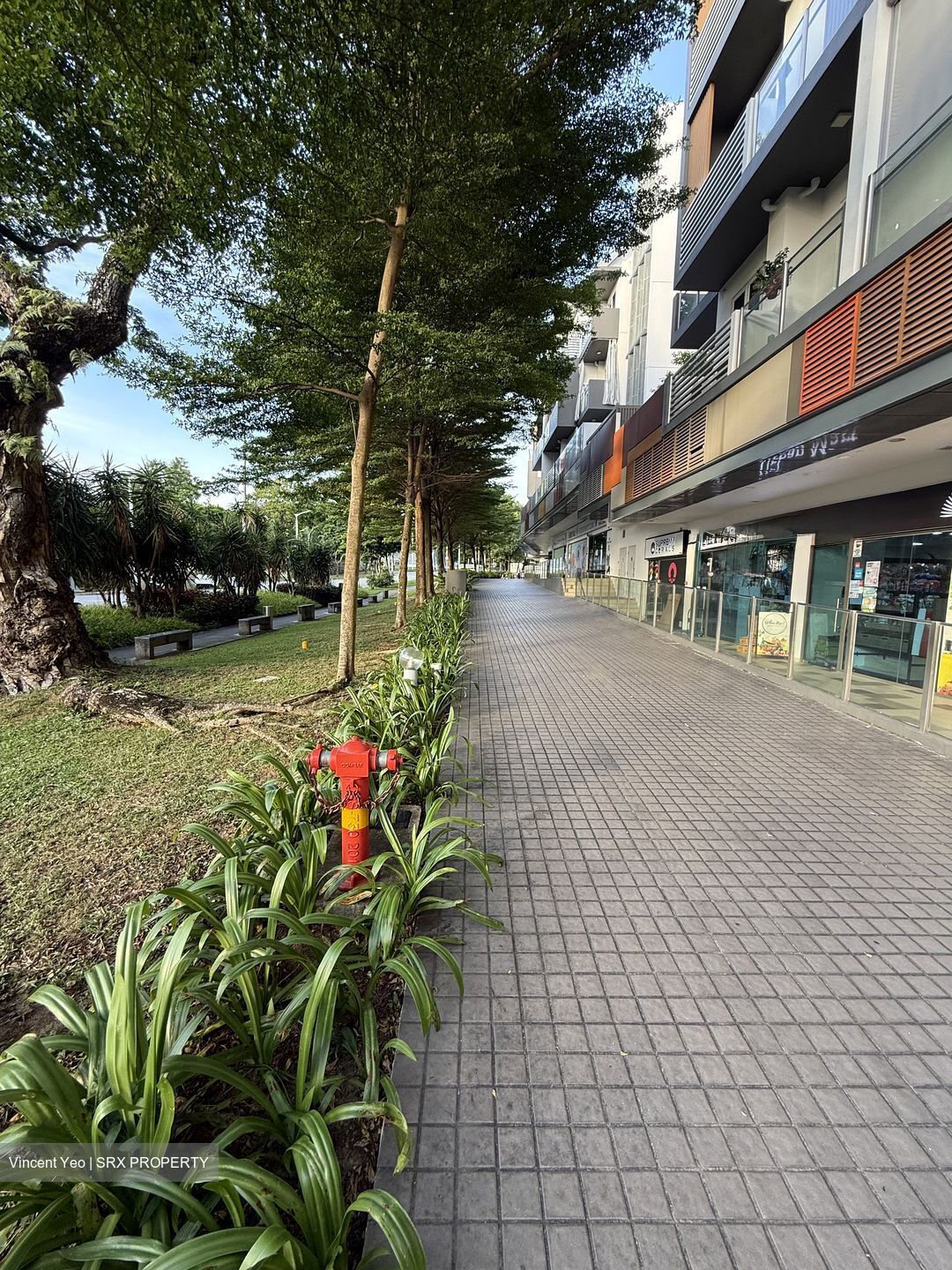Kensington Square (D19), Retail #561525951